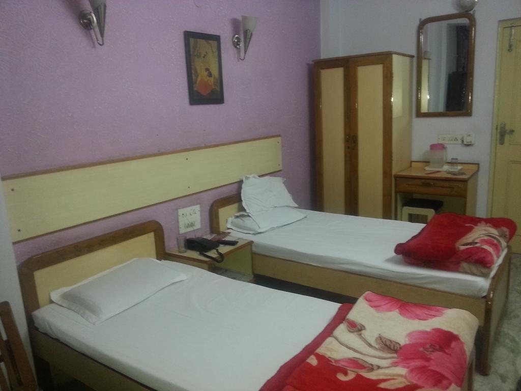 Hotel Royale Paradise Noida Room photo